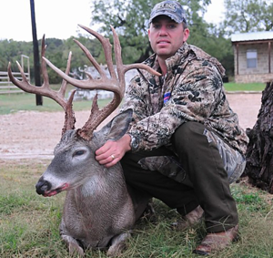 Iowa and Minnesota Whitetail Hunts in Spring Valley